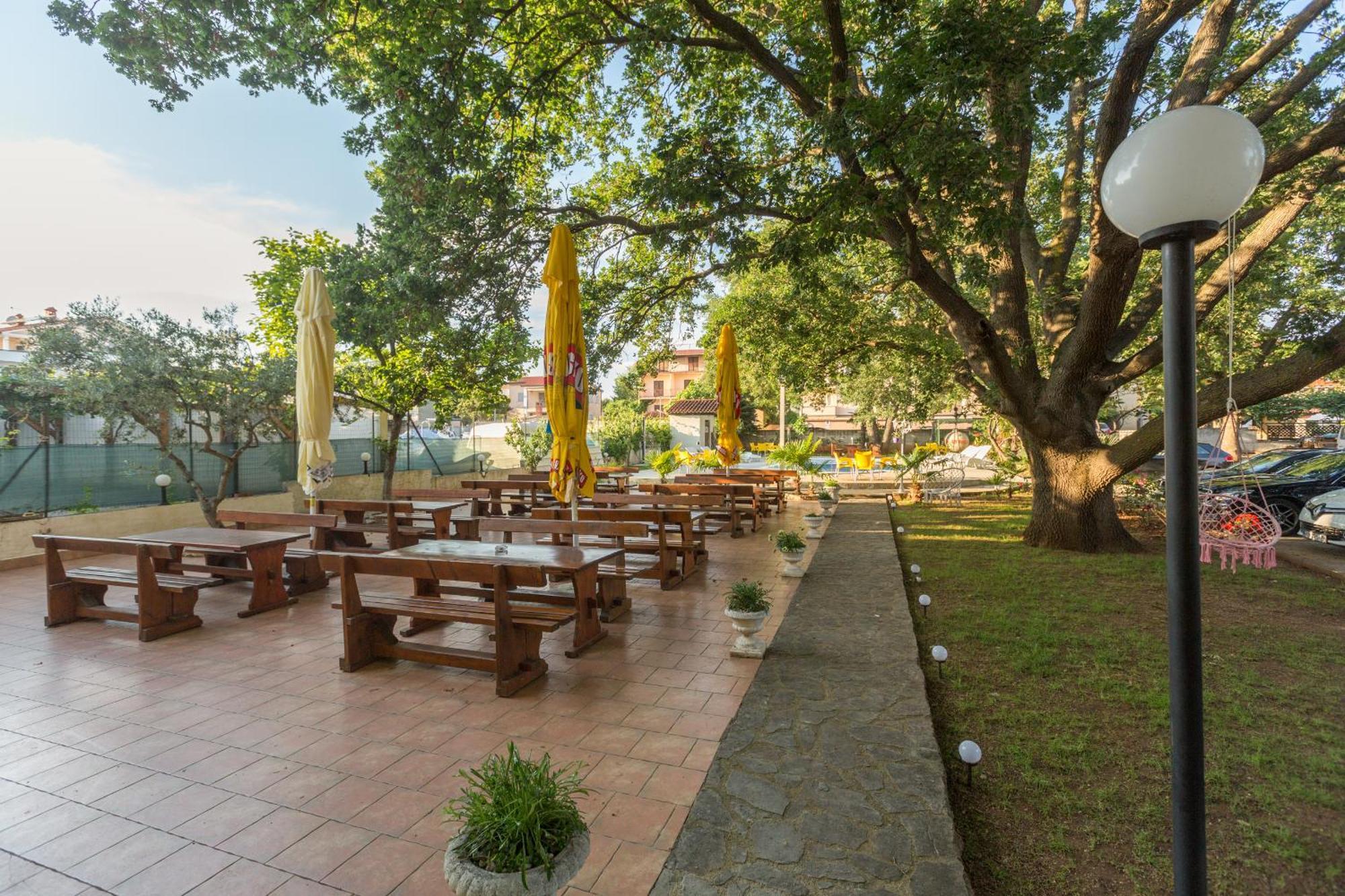 Biergarten Medulin Extérieur photo
